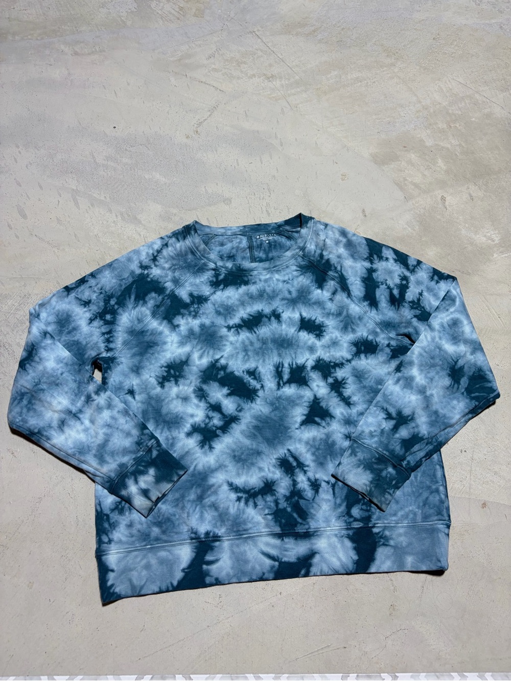 Athleta Blue Tie-Dye Crewneck sweatshirt medium